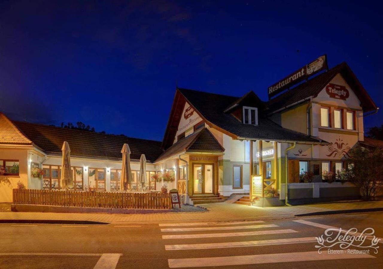 Telegdy Homes Praid Exterior foto